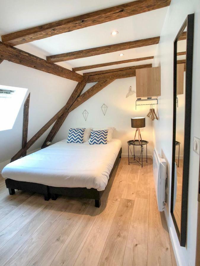 Beauty & The Beast - Old Town Cosy *